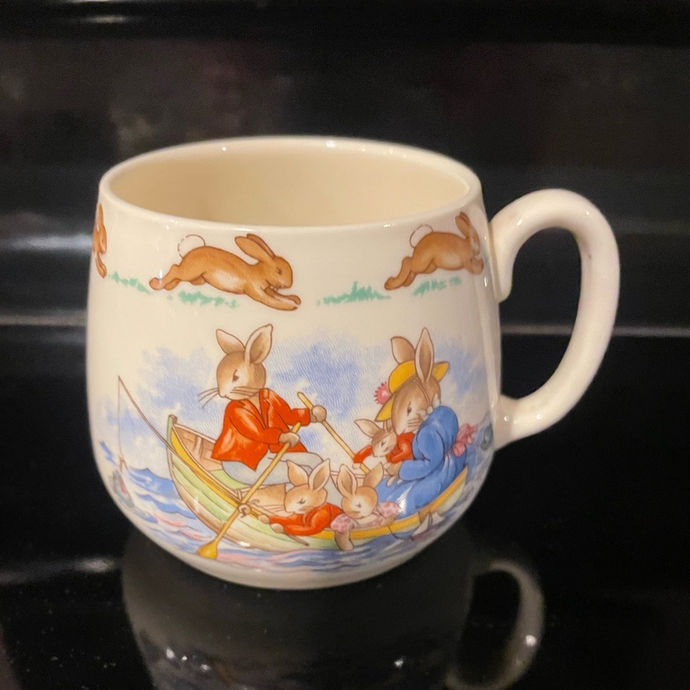 Royal Doulton Bunnykins One Handle Unravel Knitten Don Mug Albion Shape